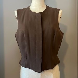 Cropped brown vest with hidden placket